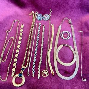 Mixed gold tone jewelry Necklace, Bracelet, earrings & brooch